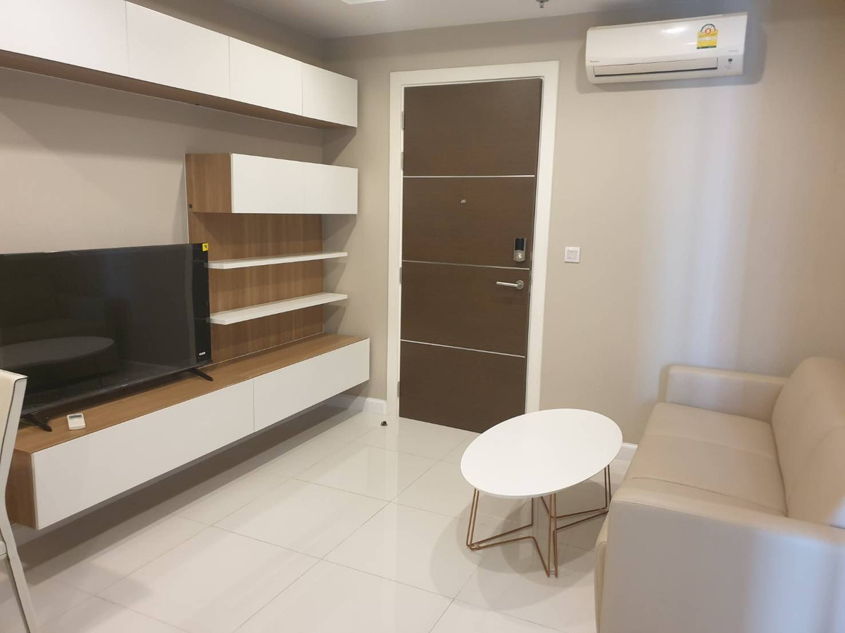 🔥 For sale!! The Metropolis Condo Loading...