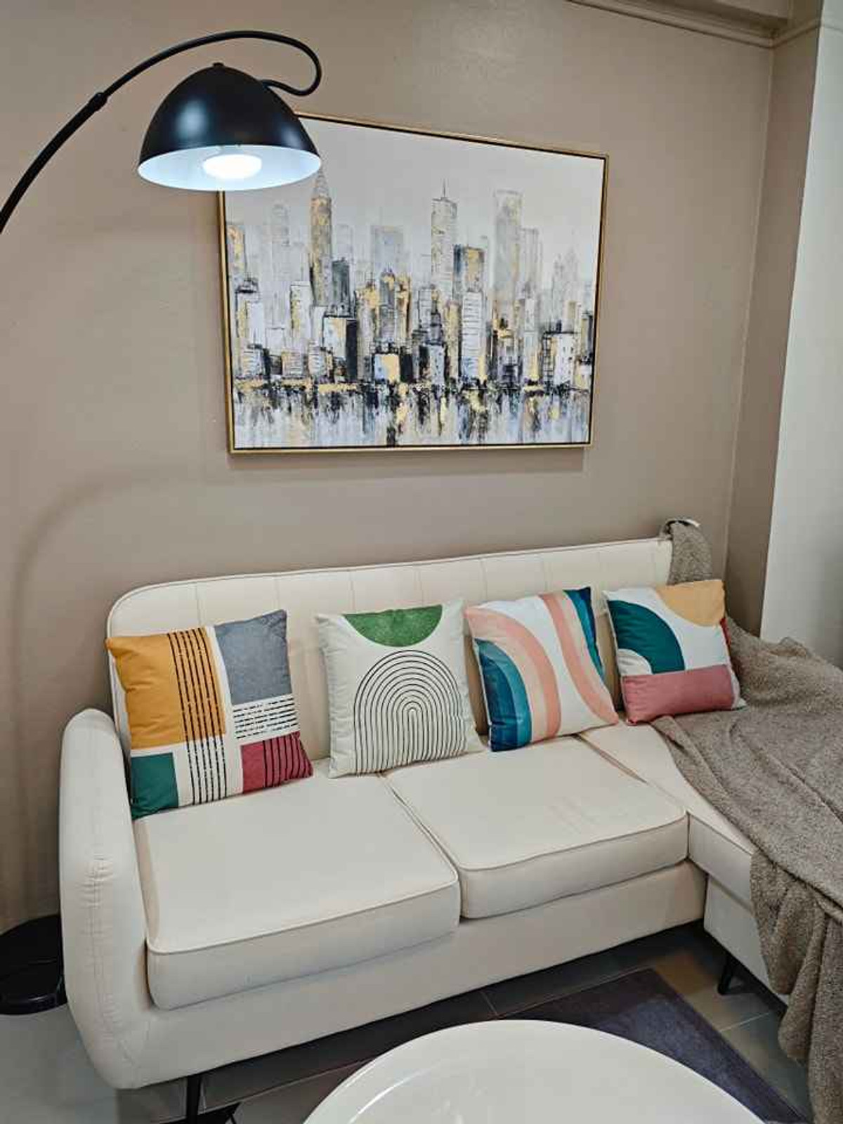 กีรทรัพย์ คอนโด ห้องใหม่กิ๊ก รีโนเวทใหม่ คอนโดใกล้รถไฟฟ้าสายสีชมพู🚝 ผ่อนเริ่มต้น4,xxx 🔆 ยูนิตเดียว แต่งสวยไม่เหมือนใคร  🎉 พร้อมเข้าอยู่  Loading...