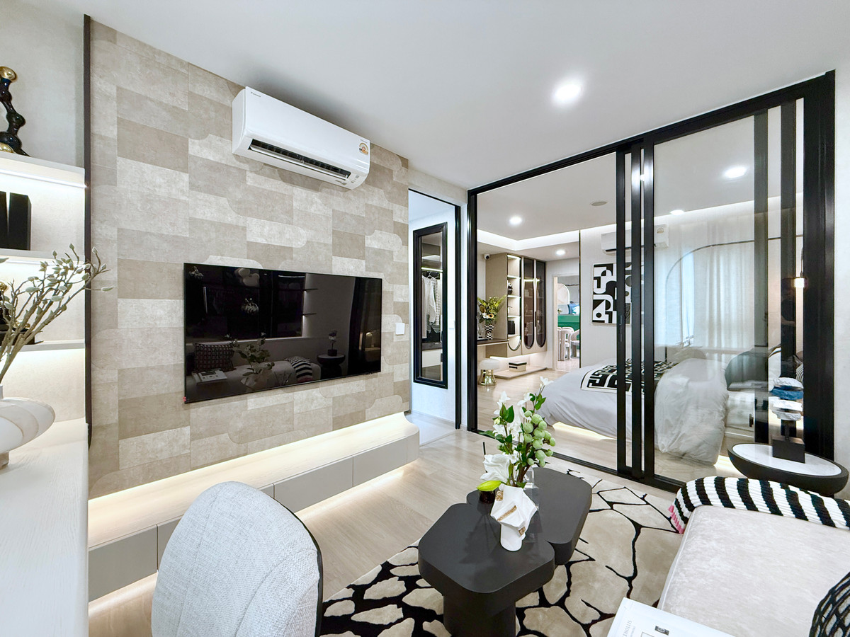 For SaleCondoSapankwai,Jatujak : LIFE JJ - Pets allowed, close to the BTS, make an appointment to see 092-545-6151 (Tim)