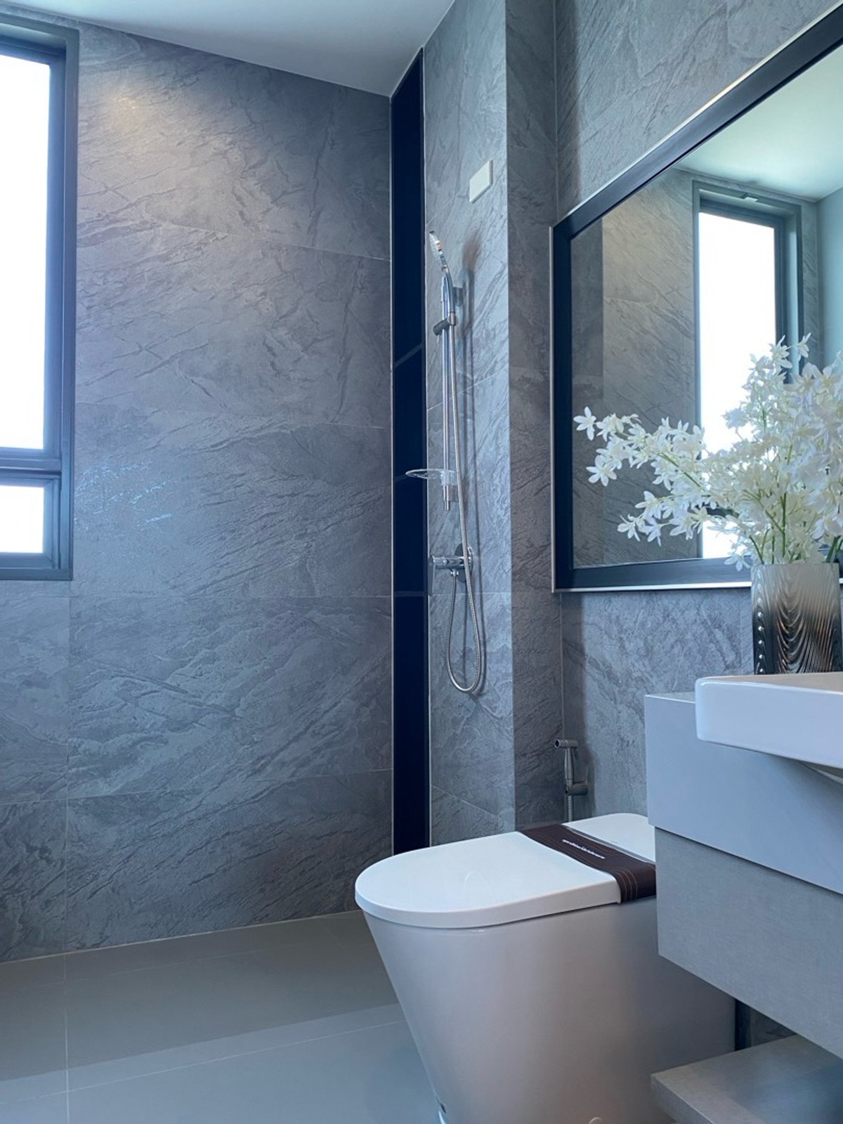 ขายบ้านสุขุมวิท อโศก ทองหล่อ : ขายด่วน! บ้านเดี่ยวหรูมีระดับ ใก้ลทางขึ้นทางด่วน ใกล้สถานีรถไฟฟ้า สุขุมวิท-แยกบางนา การเดินทางสะดวก