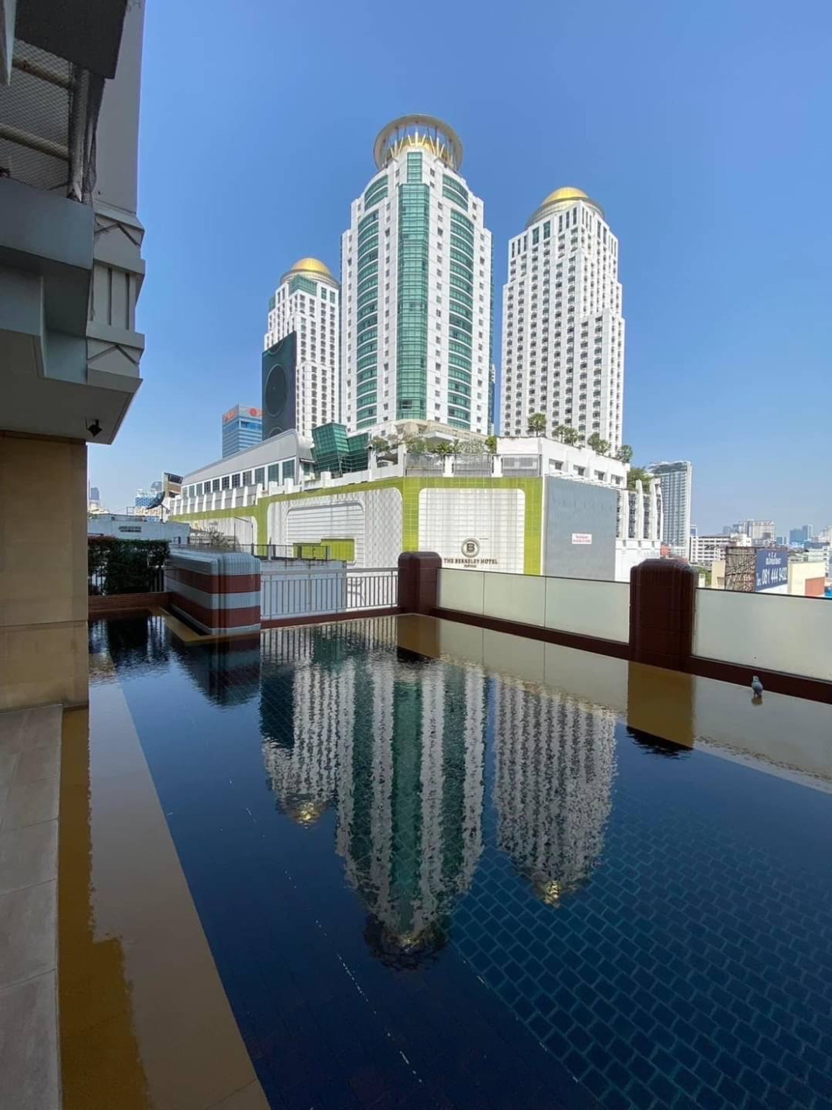 For SaleCondoWitthayu, Chidlom, Langsuan, Ploenchit : ✨ Luxury Corner 2-Bedroom Condo for Sale at Manhattan Chidlom – Fully furnished with a fully equipped kitchen, located in the heart of Chidlom, just a 12-minute walk to BTS Chidlom.