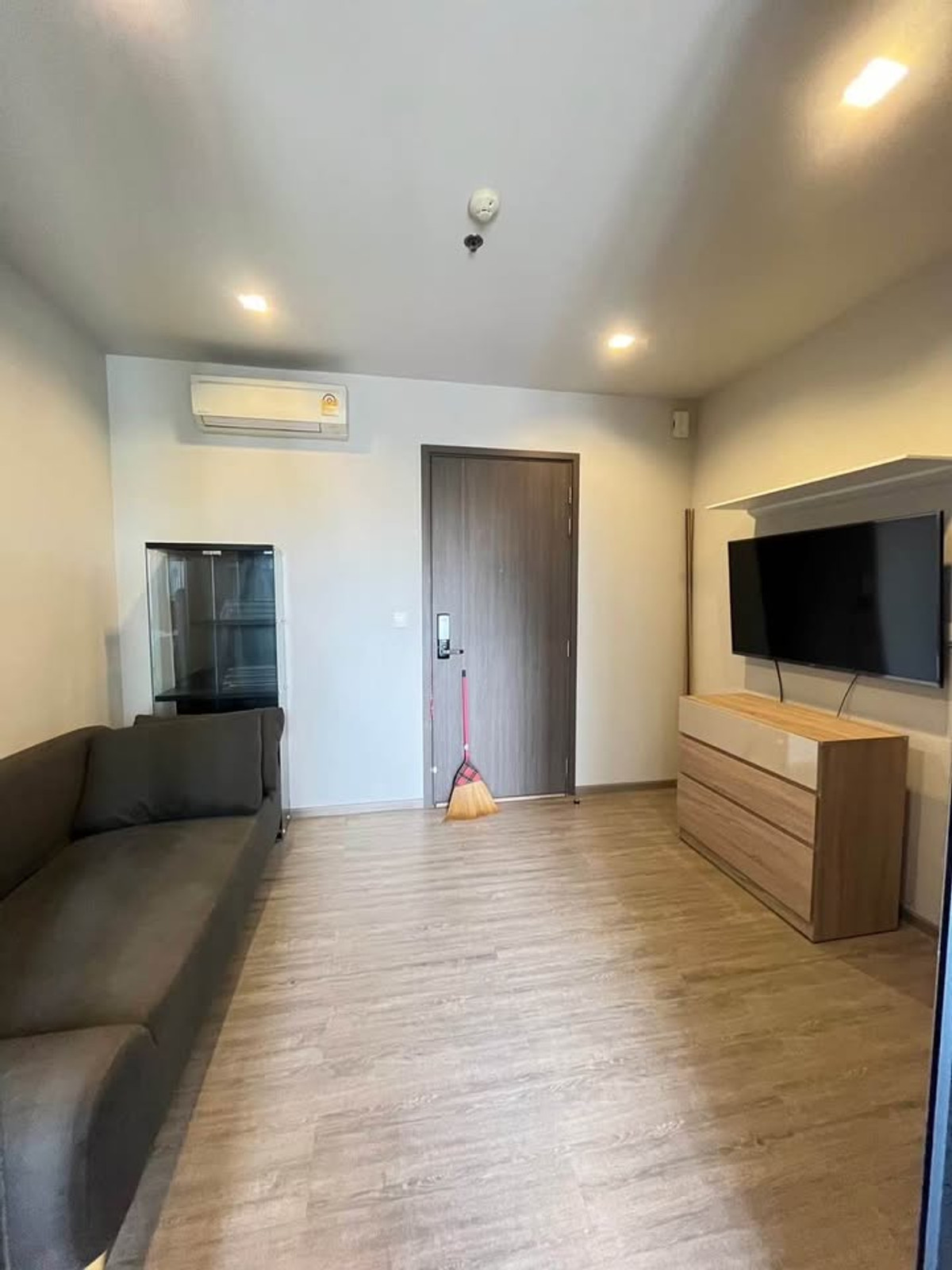 For RentCondoBang Sue, Wong Sawang, Tao Pun : +++Rent quickly!! The Line Wongsawang** 1 bedroom, 1 bathroom, size 32 sq m., has washing machine, ready to move in+++