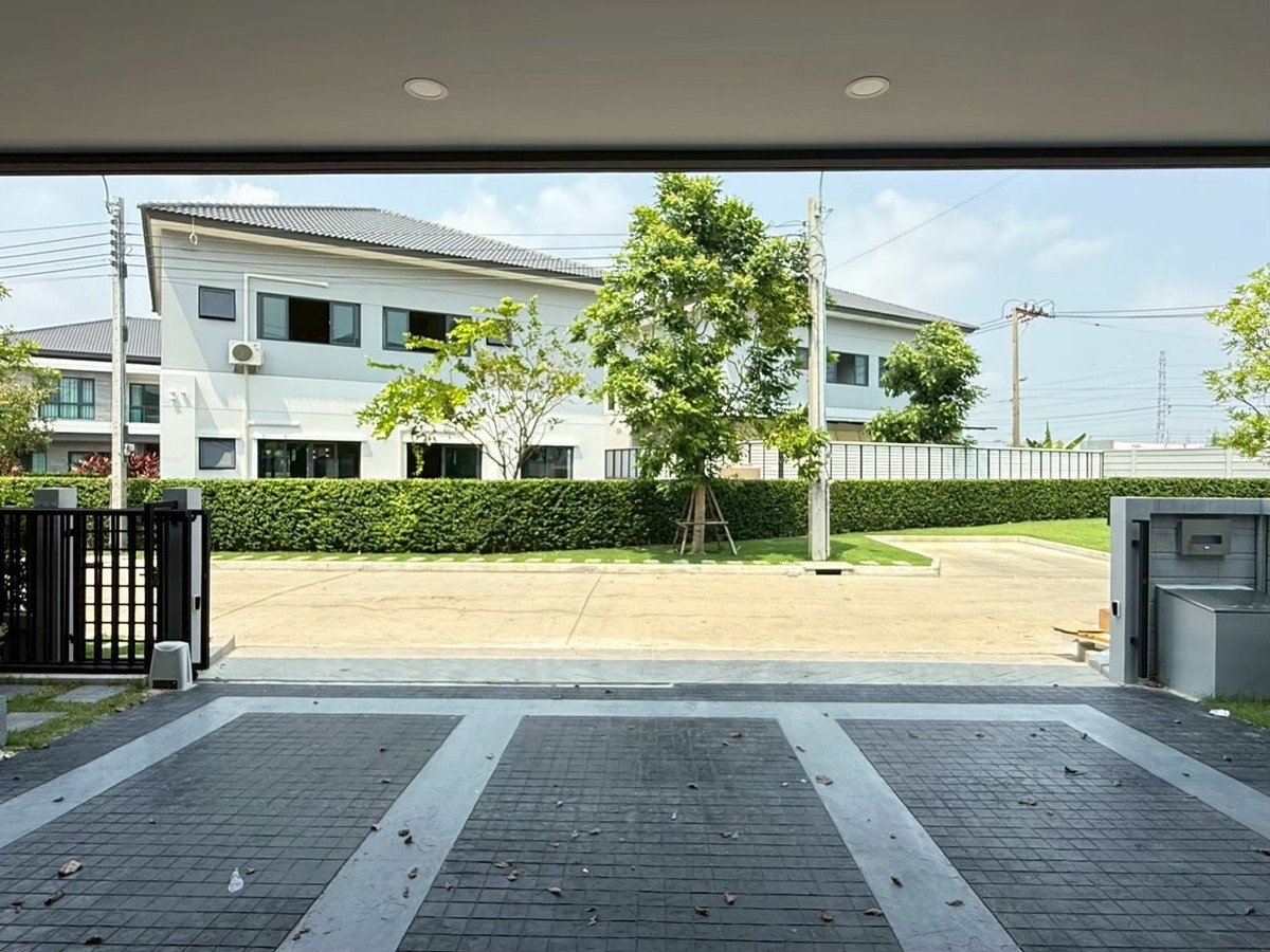 ให้เช่า‼️ทำเลหน้าสวนThe City บางนา (โครงการใหม่) 76 ตรว 200K/month Loading...