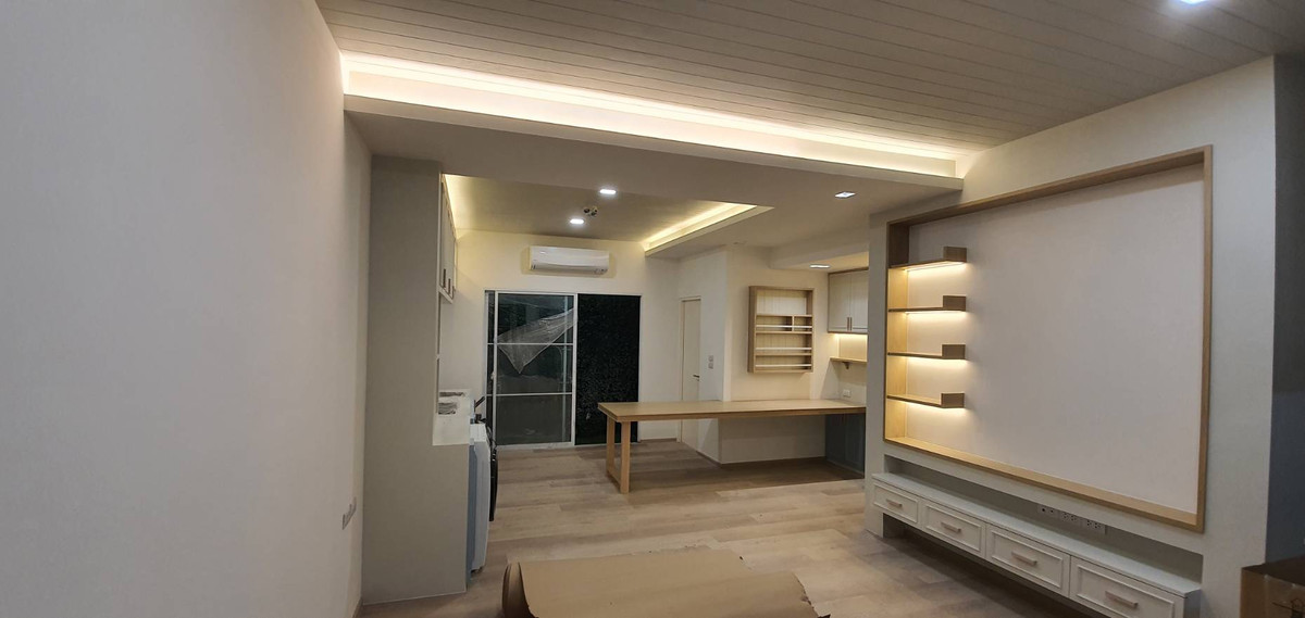 ขายทาวน์โฮมบางนา แบริ่ง ลาซาล : Indy 4 Bangna Km.7 หลังมุม เฟส 1 ตกแต่งสวย พร้อมอยู่อาศัย