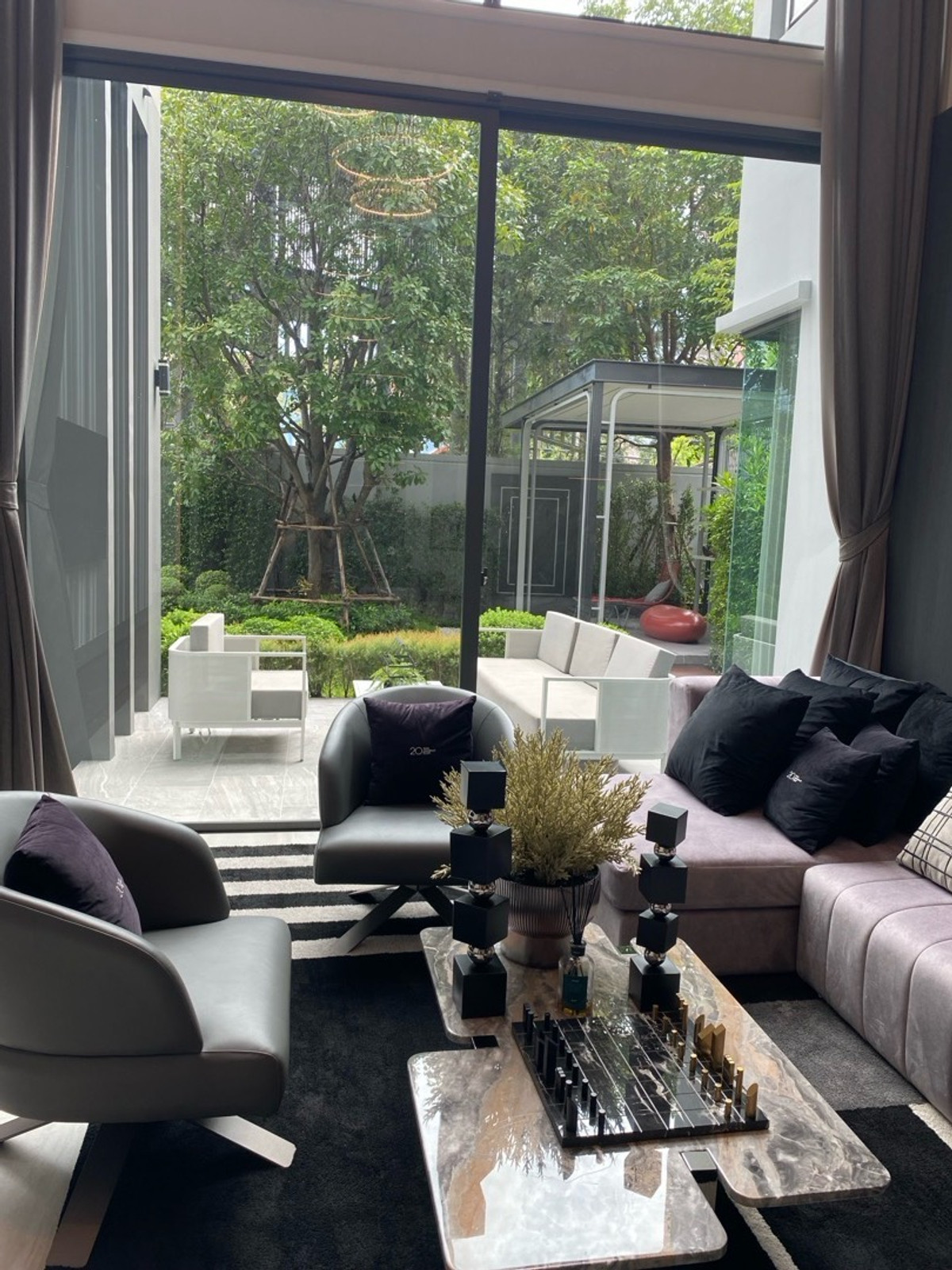 ขายบ้านสุขุมวิท อโศก ทองหล่อ : ขายด่วน! บ้านเดี่ยวหรูมีระดับ ใก้ลทางขึ้นทางด่วน ใกล้สถานีรถไฟฟ้า สุขุมวิท-แยกบางนา การเดินทางสะดวก