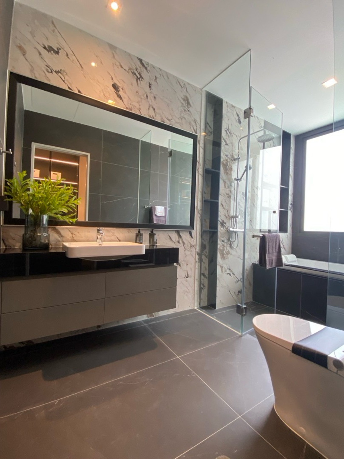 ขายบ้านสุขุมวิท อโศก ทองหล่อ : ขายด่วน! บ้านเดี่ยวหรูมีระดับ ใก้ลทางขึ้นทางด่วน ใกล้สถานีรถไฟฟ้า สุขุมวิท-แยกบางนา การเดินทางสะดวก