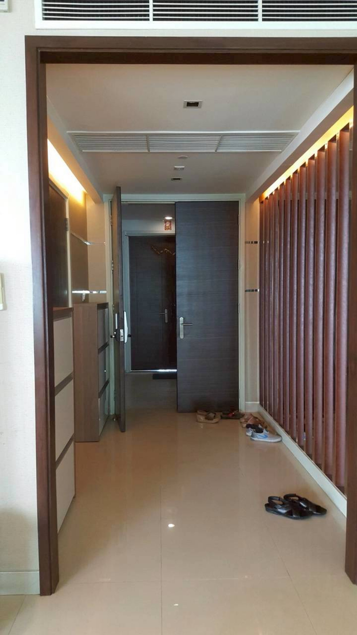 ขาย Watermark Chaophraya (วอเตอร์มาร์ค เจ้าพระยา) | 4 Bed 5 Bath | 283 ตร.ม. | ชั้นสูง วิวแม่น้ำโค้งสวย | ระเบียงใหญ่ | 35 ลบ. Loading...