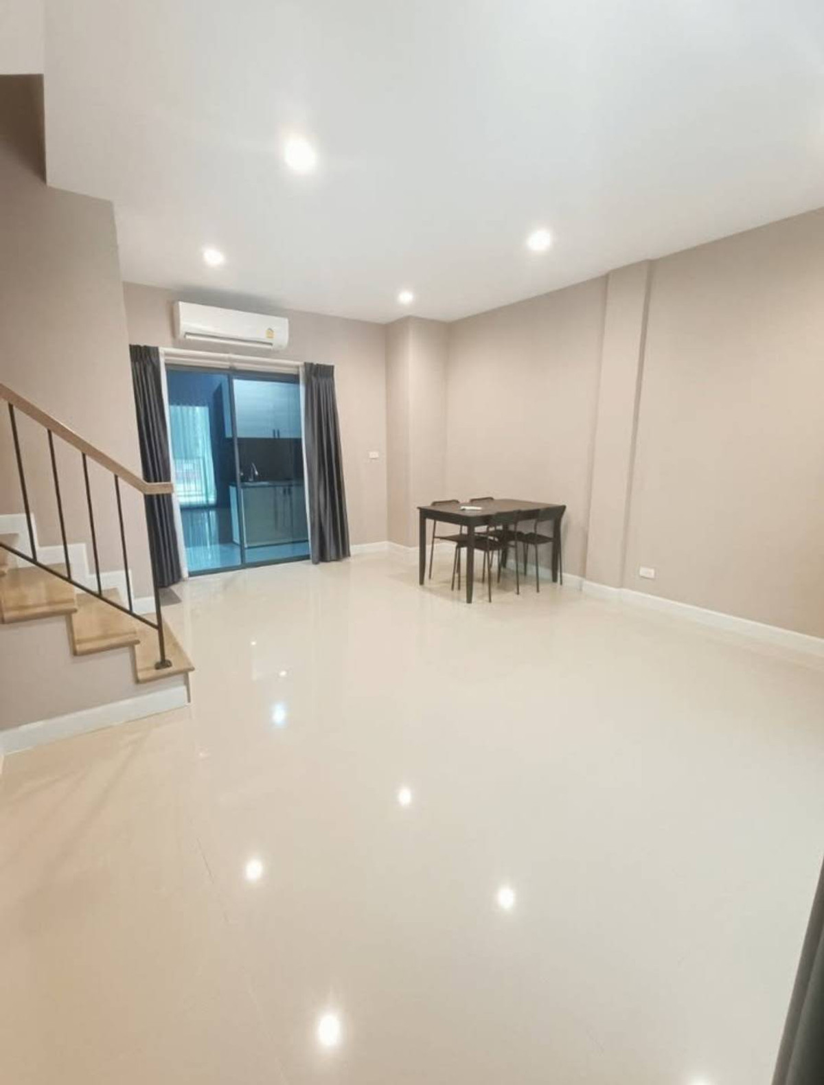 ขายทาวน์โฮม Verve Rama 5 เวิร์ฟ พระราม 5 ถ.นครอินทร์ ใกล้ วงเวียนพระราม5 ,โลตัส นครอินทร์ ร้านค้า ร้านอาหารมากมาย เดินทางสะดวก Loading...