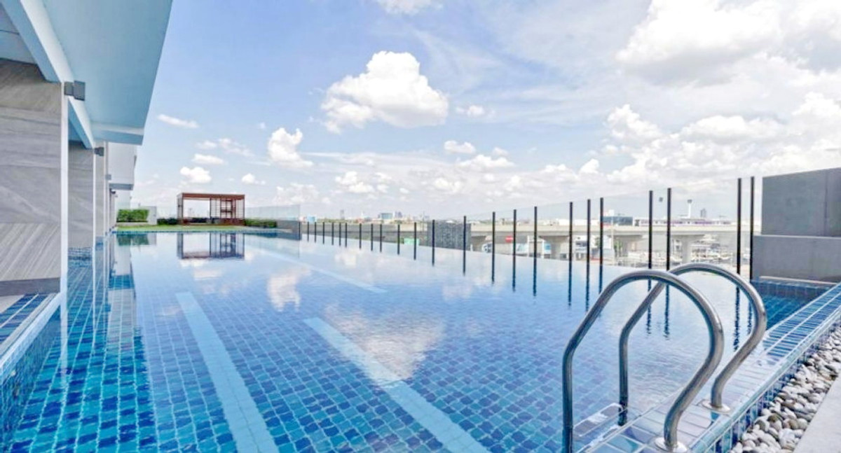 For SaleCondoRattanathibet, Sanambinna : For sale: Skyline Rattanathibet, Skyline Rattanathibet, corner room, same floor as the common area.