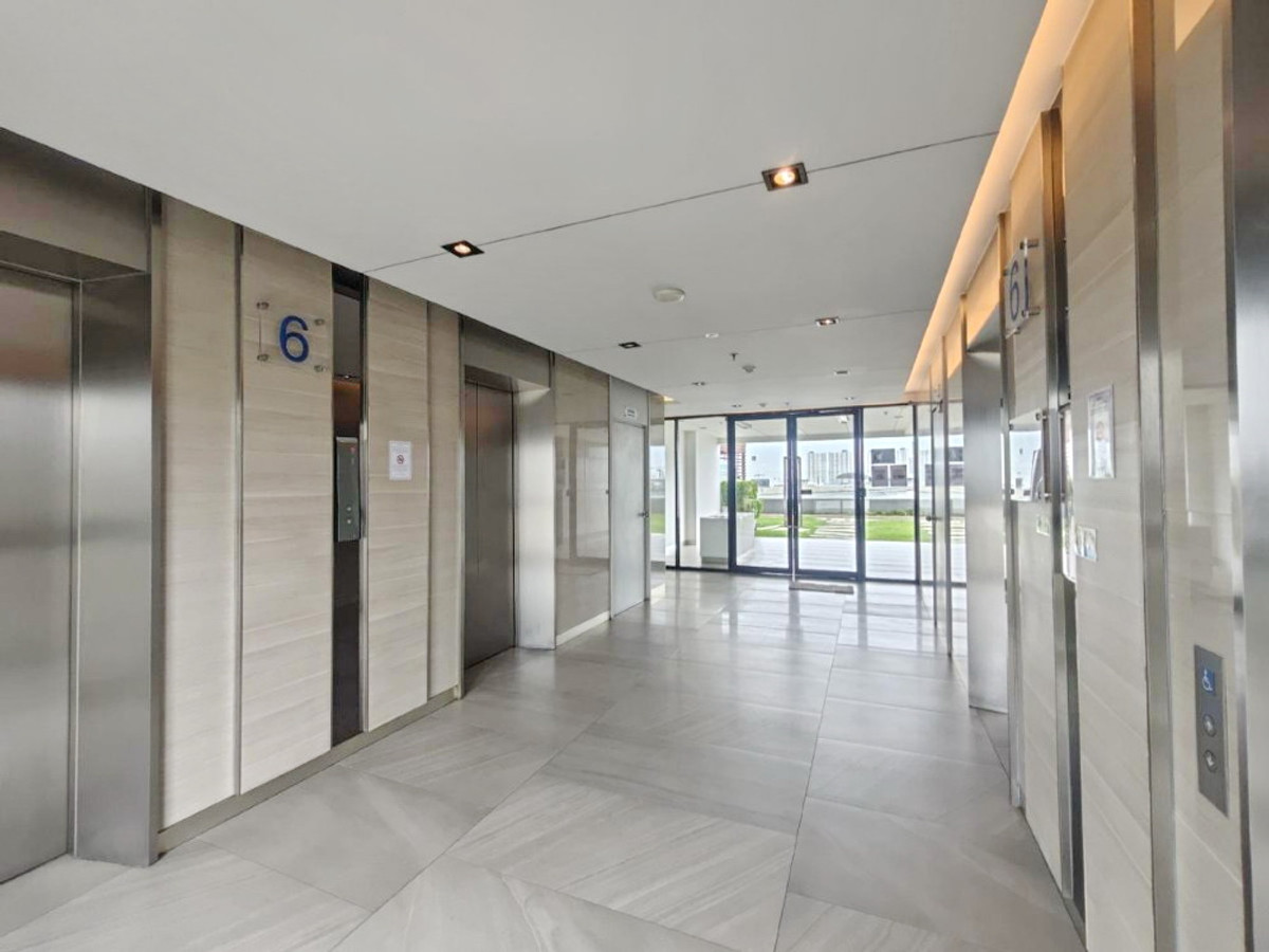 For SaleCondoRattanathibet, Sanambinna : For sale: Skyline Rattanathibet, Skyline Rattanathibet, corner room, same floor as the common area.