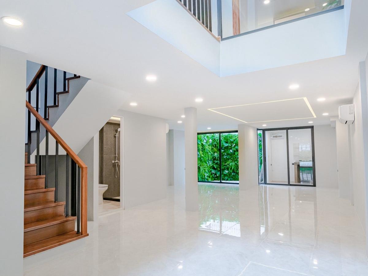 ขายทาวน์โฮมสุขุมวิท อโศก ทองหล่อ : 🔥ขายด่วน +🔥ทาวน์เฮ้าส์ 2 ชั้น ใจกลางเอกมัยซอย 12 ใกล้ห้างสรรพสินค้าดองดองดองกิ (ดองกี้มอลล์ ทองหล่อ)