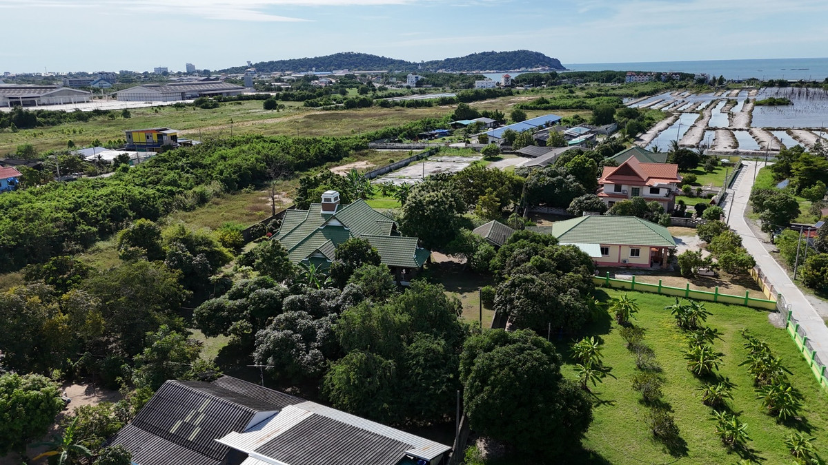 Empty land for sale, prime location, only 600 meters from the sea, Mueang District, Chonburi Province. Loading...