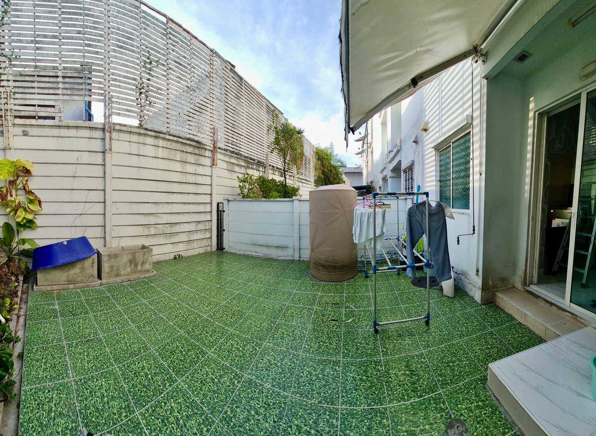 ขายทาวน์โฮมลาดพร้าว101 แฮปปี้แลนด์ : 🌟 “ทาวน์โฮม 3 ชั้นใจกลางลาดพร้าว | บ้านกลางเมือง ลาดพร้าว 87” สไตล์โมเดิร์น เรียบหรู อยู่สบาย ใกล้ทุกจุดหมายในเมืองใหญ่