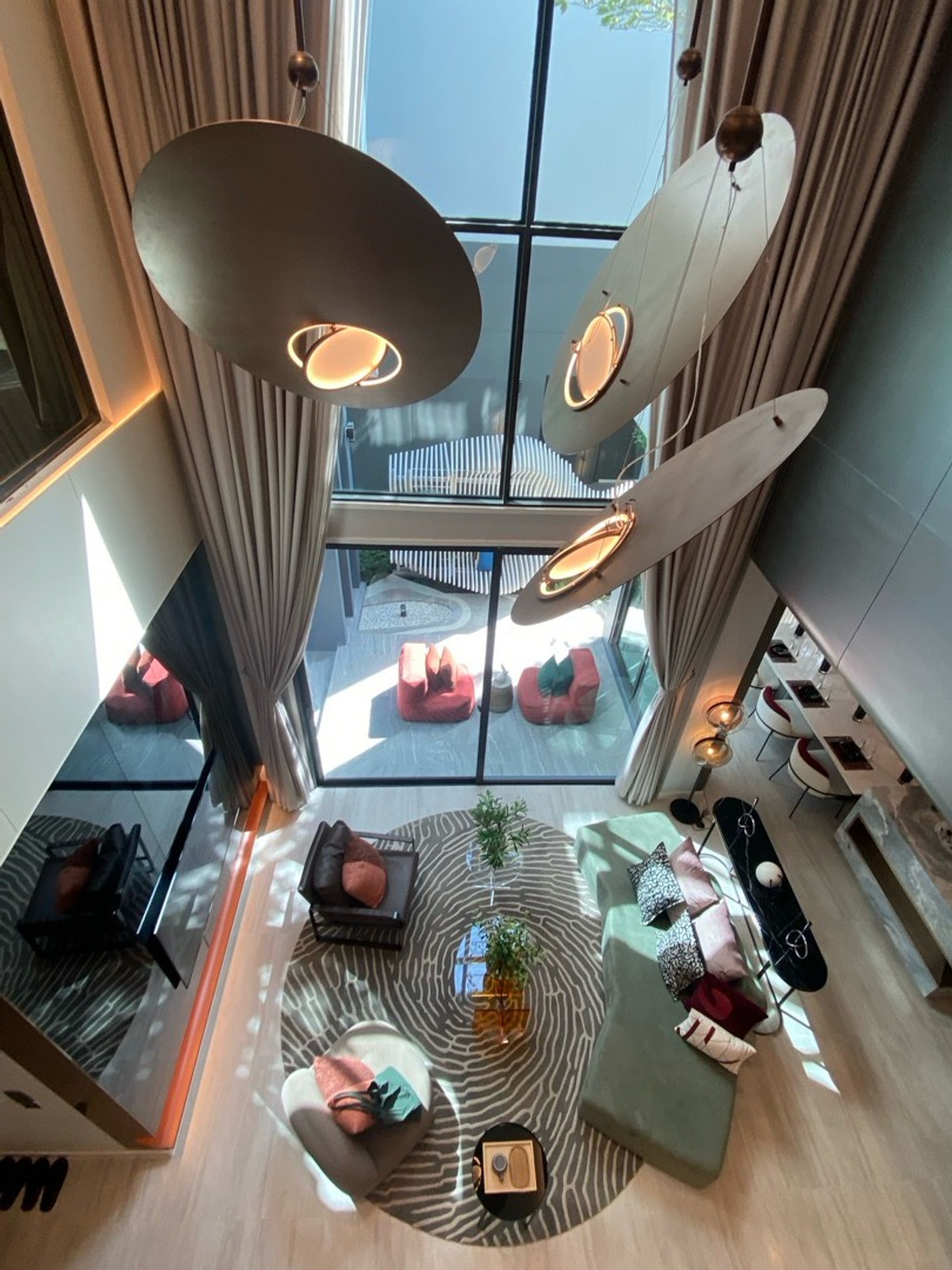 ขายบ้านสุขุมวิท อโศก ทองหล่อ : ขายด่วน! บ้านเดี่ยวหรูมีระดับ ใก้ลทางขึ้นทางด่วน ใกล้สถานีรถไฟฟ้า สุขุมวิท-แยกบางนา การเดินทางสะดวก