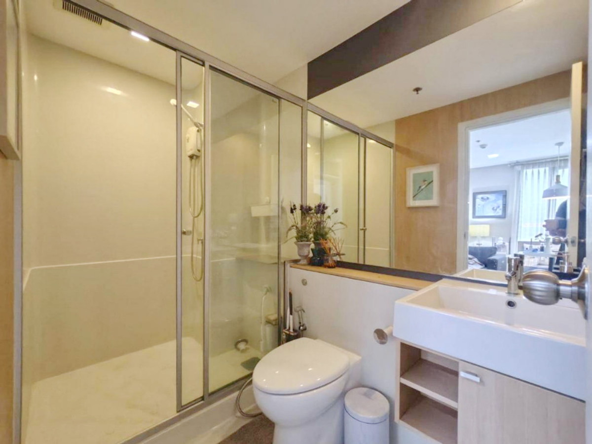 For SaleCondoRattanathibet, Sanambinna : For sale: Skyline Rattanathibet, Skyline Rattanathibet, corner room, same floor as the common area.