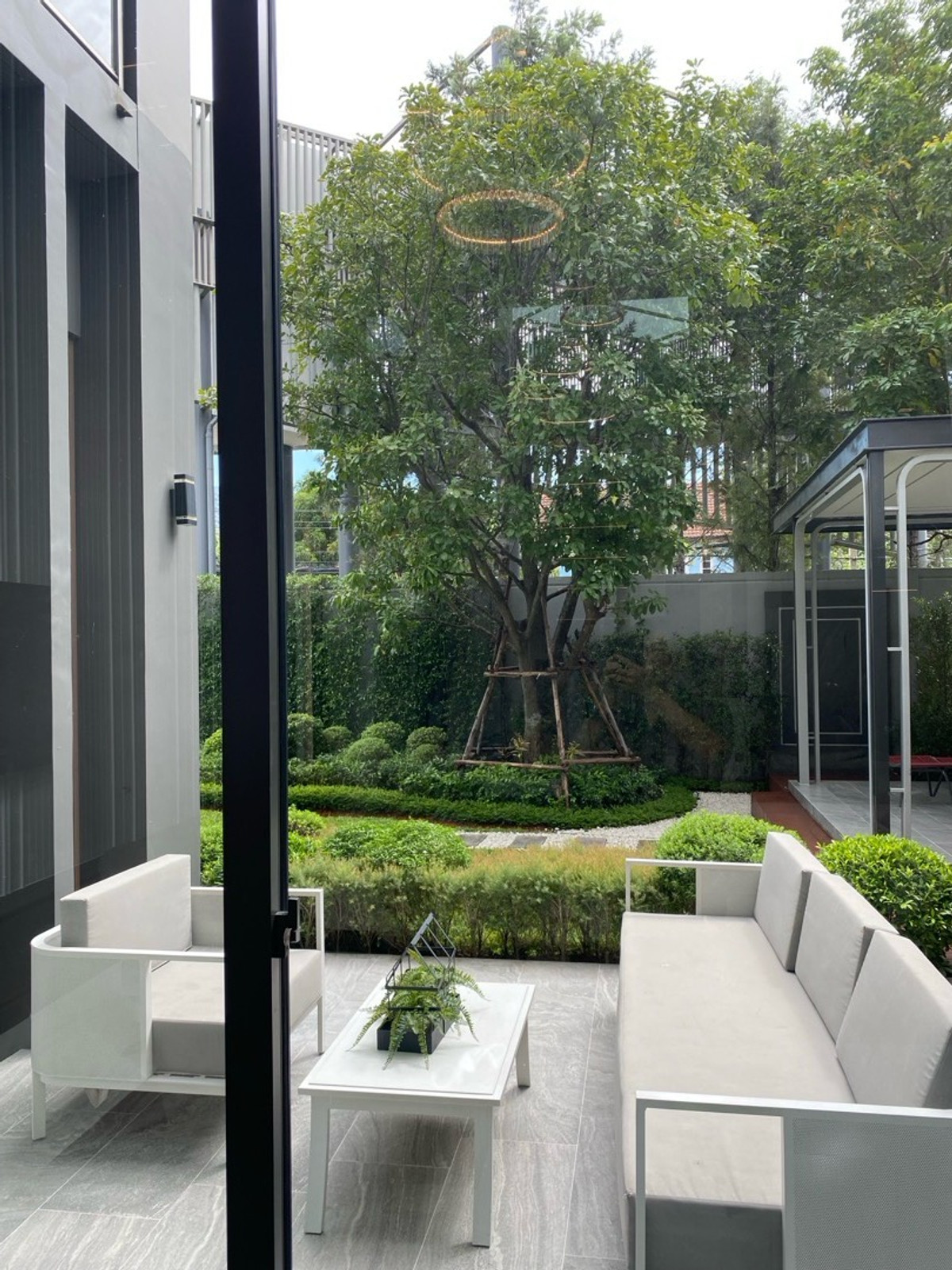 ขายบ้านสุขุมวิท อโศก ทองหล่อ : ขายด่วน! บ้านเดี่ยวหรูมีระดับ ใก้ลทางขึ้นทางด่วน ใกล้สถานีรถไฟฟ้า สุขุมวิท-แยกบางนา การเดินทางสะดวก