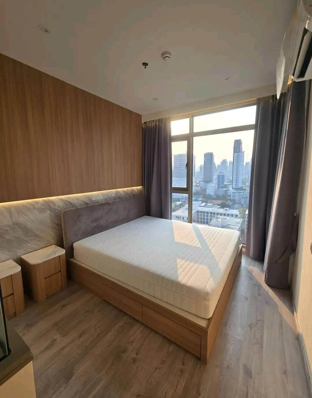 ให้เช่าคอนโดสุขุมวิท อโศก ทองหล่อ : Rhythm Ekkamai Estate 