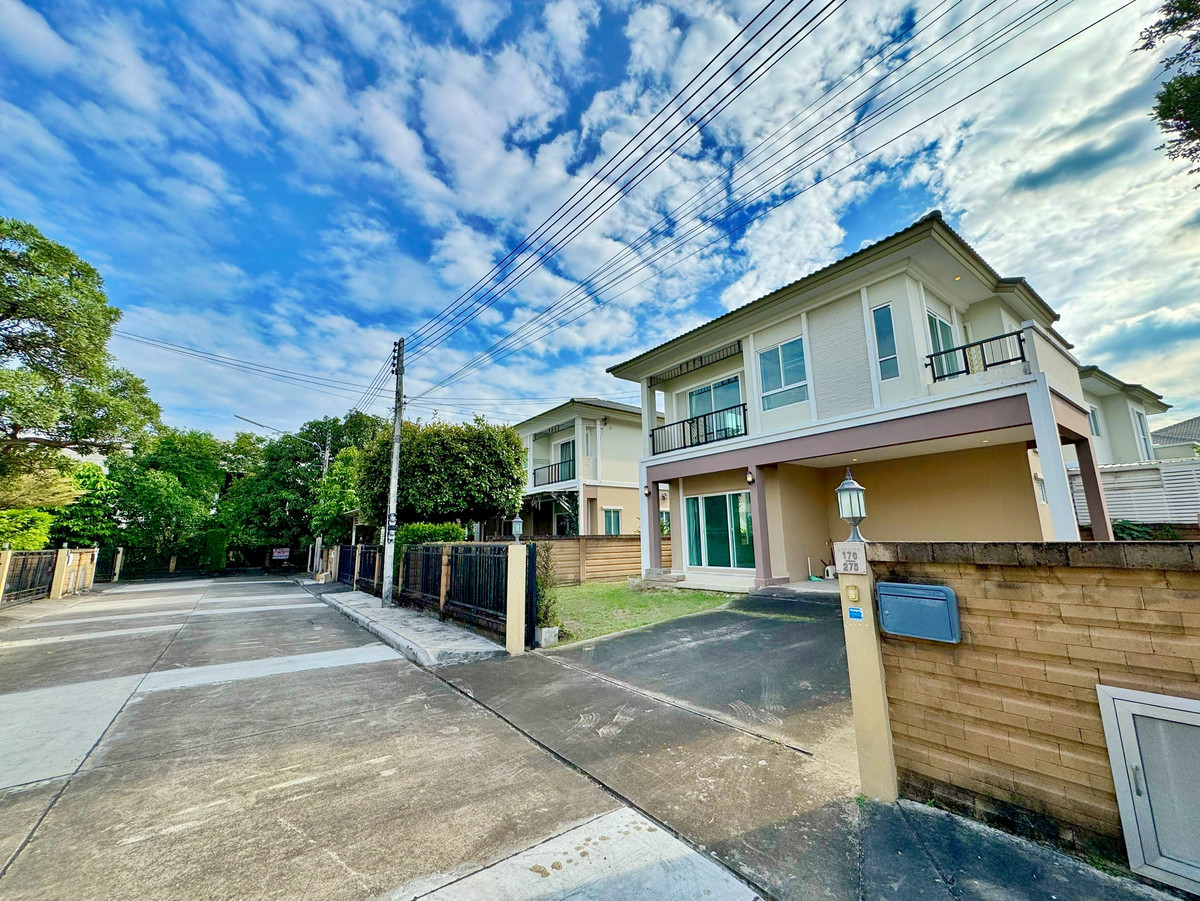 Single house for sale, Passorn 26 (Ratchaphruek-Tiwanon), last phase house, new design, complete additions, ready to move in, location 345 Pathum Thani Road. Loading...