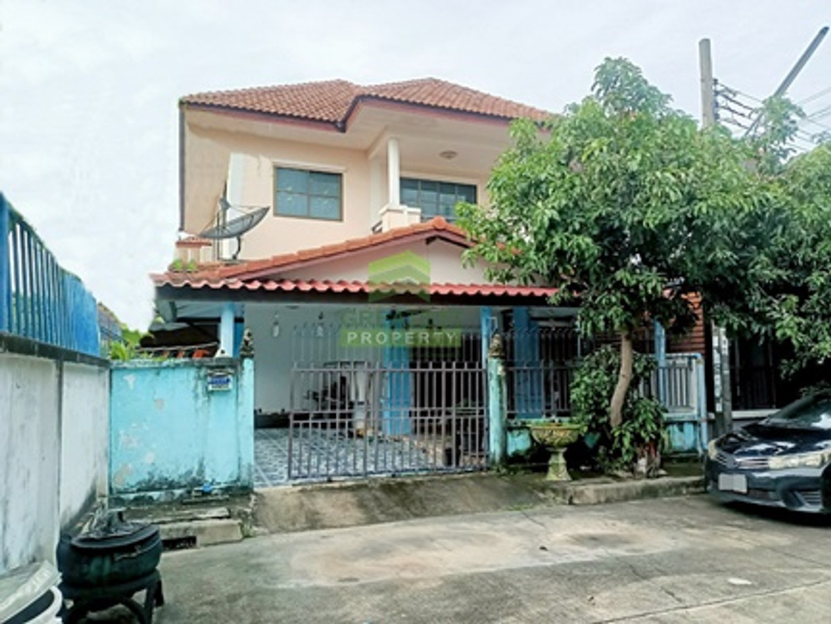 For SaleHouseMin Buri, Romklao : Temsiri Village 1, Mitmaitri, Nong Chok, urgent sale, 2-story semi-detached house, area 36 sq m, edge plot, good location, lots of usable space.
