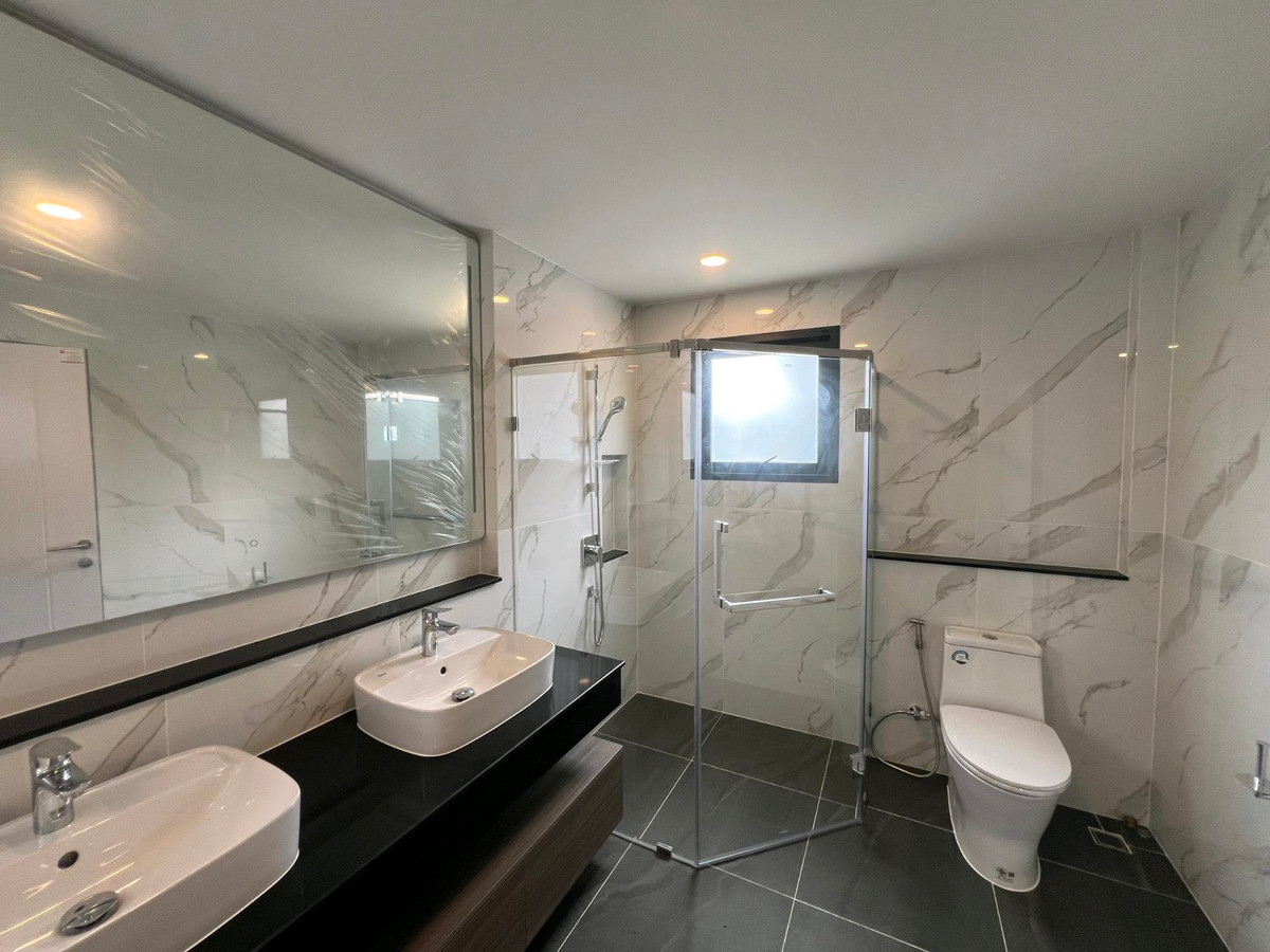 ให้เช่าบ้านบางนา แบริ่ง ลาซาล : ให้เช่าด่วน บ้านใหม่ เดอะ ซิตี้ บางนา Tel 083-966-3665