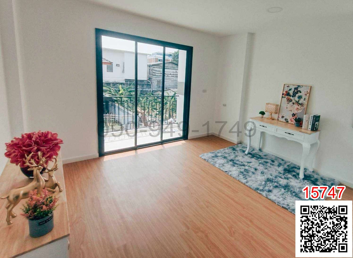 ขาย ทาวน์โฮม 3 ชั้น WeAvenue ลาซาล32 แยก2  สไตล์ Modern Classic Loading...