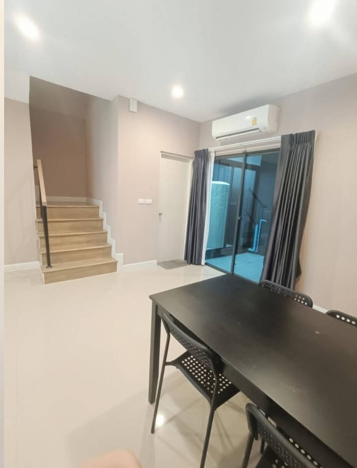 ให้เช่า ทาวน์โฮม Verve Rama 5 เวิร์ฟ พระราม 5 ถ.นครอินทร์ ใกล้ วงเวียนพระราม5 ,โลตัส นครอินทร์ ร้านค้า ร้านอาหารมากมาย เดินทางสะดวก Loading...