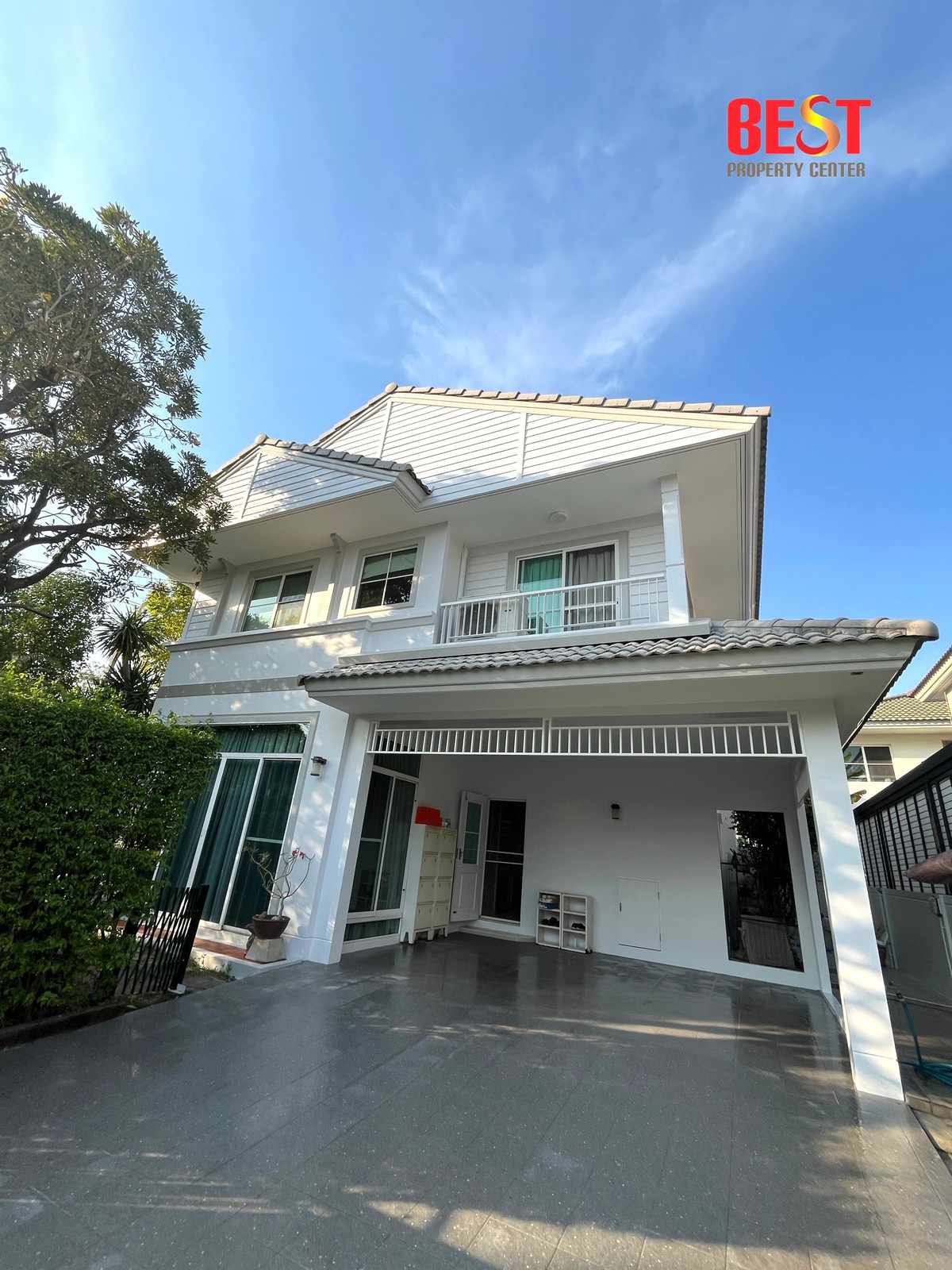 Single detached house for sale, corner house, Chaiyaphruek Village. Ramintra-Wongwaen, beautiful condition, ready to move in. Near Fashion Island - MRT Khubon - Chatuchot Expressway Loading...