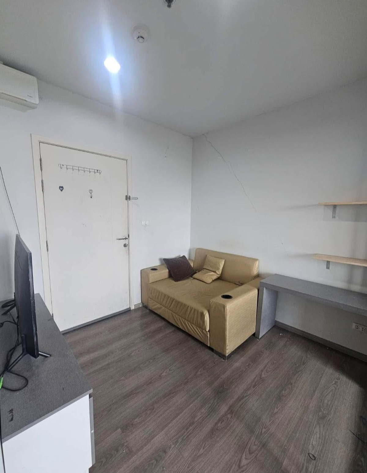 9,000 Bht/M. Aspire Wutthakat ready to move in. Loading...