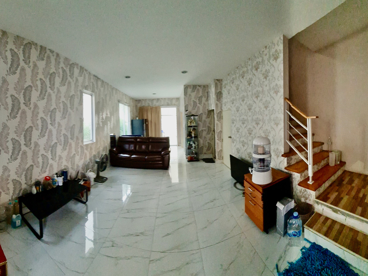 ขายทาวน์โฮมลาดพร้าว101 แฮปปี้แลนด์ : 🌟 “ทาวน์โฮม 3 ชั้นใจกลางลาดพร้าว | บ้านกลางเมือง ลาดพร้าว 87” สไตล์โมเดิร์น เรียบหรู อยู่สบาย ใกล้ทุกจุดหมายในเมืองใหญ่