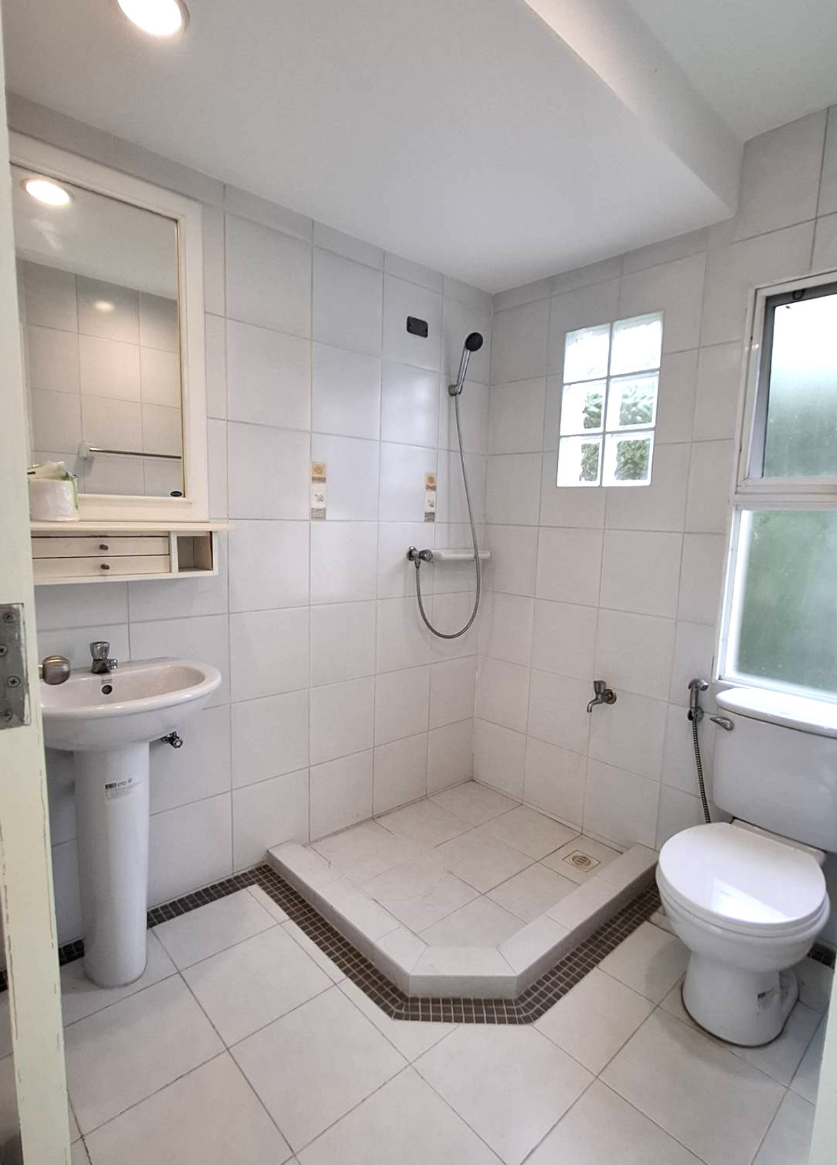 For SaleHousePathum Thani,Rangsit, Thammasat : Single detached house on the corner of Chaiyaphruek 2 - next to Road 345, Bang Khu Wat, good location, convenient travel, connecting to Kanchanaphisek Road, Ratchaphruek Road, Kanlapapruek Road, expressway connecting Chaengwattana Road.