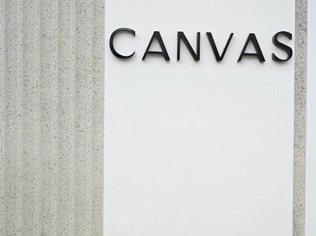 Canvas Rama 9 – A Home Where Art Meets Serenity Loading...