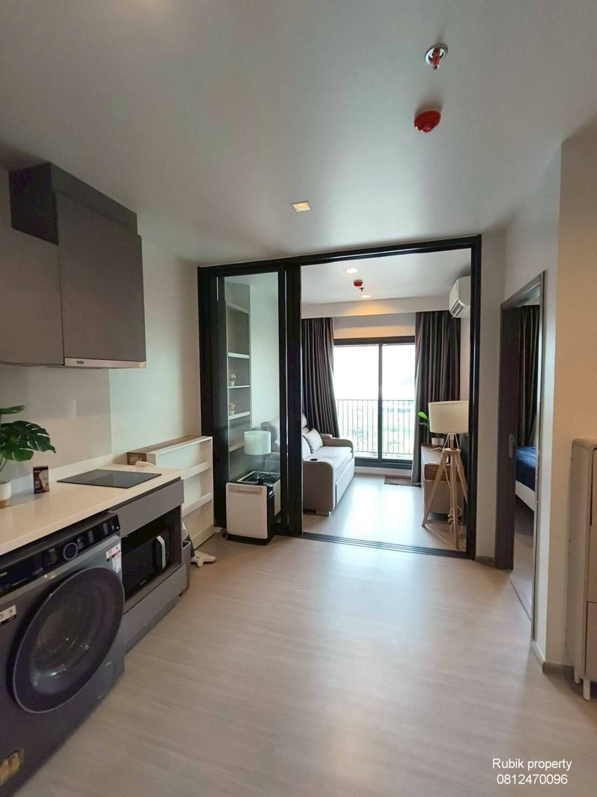 For RentCondoRama9, Petchburi, RCA : (RB1365) Life Asoke Hype, a luxury condo in the heart of Asoke, fully furnished, ready to move in!