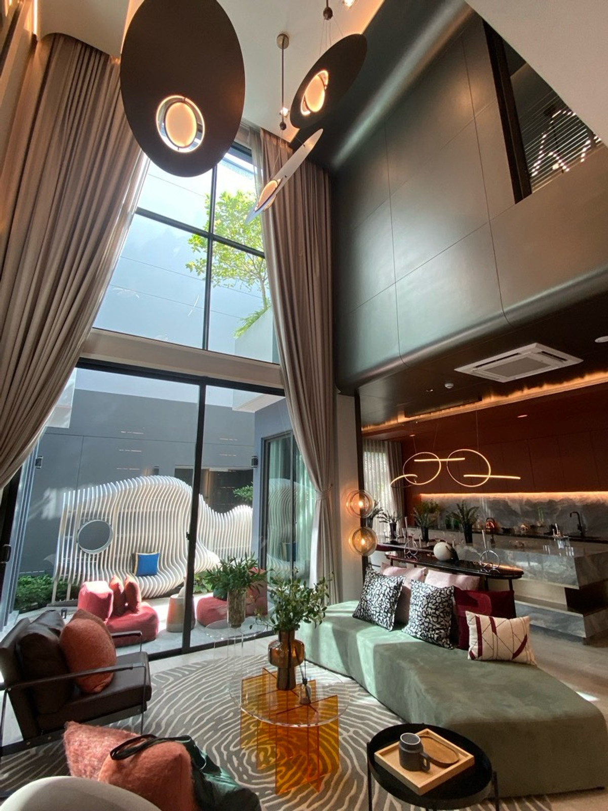 ขายบ้านสุขุมวิท อโศก ทองหล่อ : ขายด่วน! บ้านเดี่ยวหรูมีระดับ ใก้ลทางขึ้นทางด่วน ใกล้สถานีรถไฟฟ้า สุขุมวิท-แยกบางนา การเดินทางสะดวก