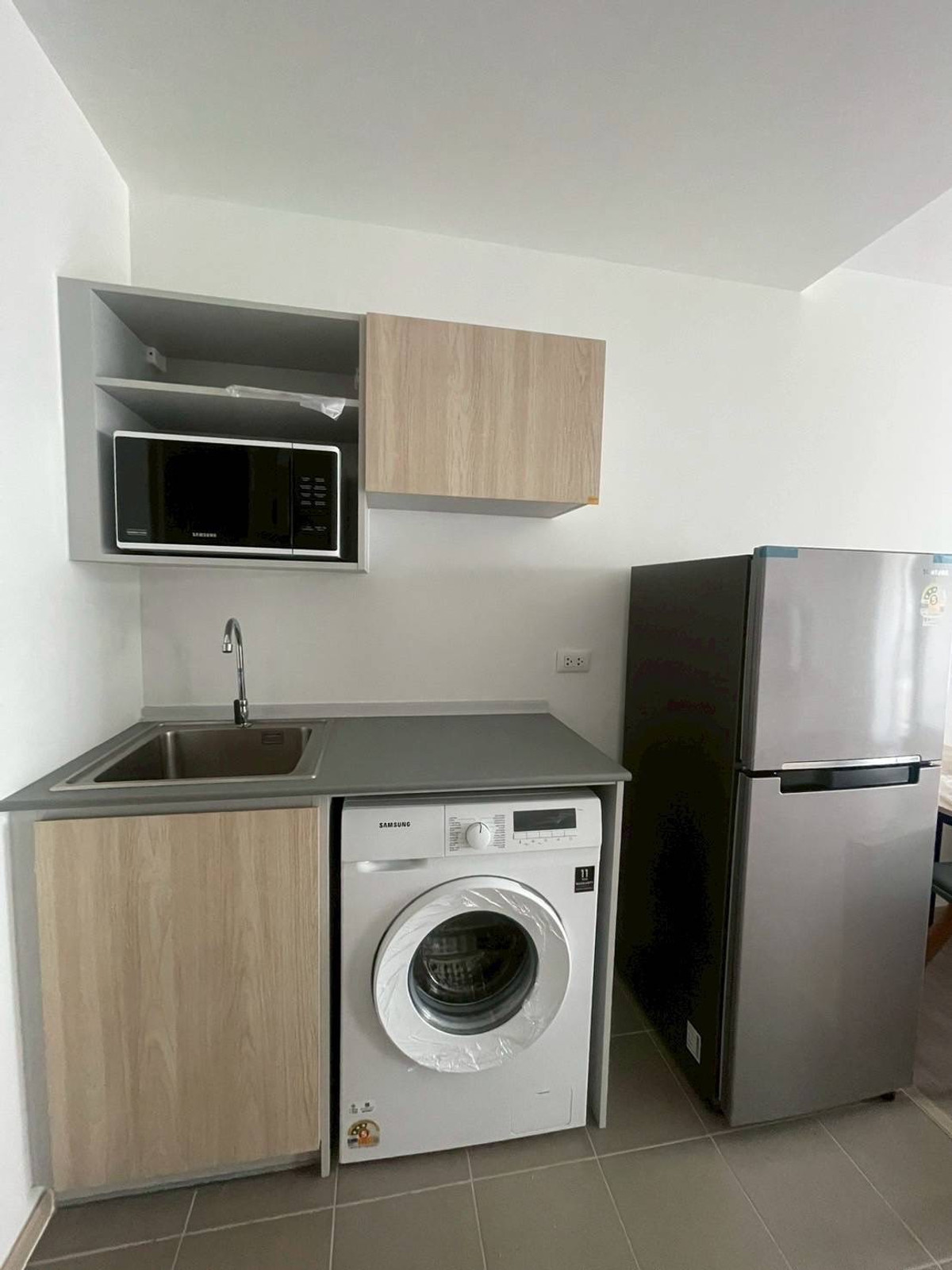 ✨ High potential location near Amata Industrial Estate / Robinson / Eastern Market / Burapha Withi Expressway 📍 📞 093-1681685 / 061-6161426 💚 LINE: @wsrcondo Loading...