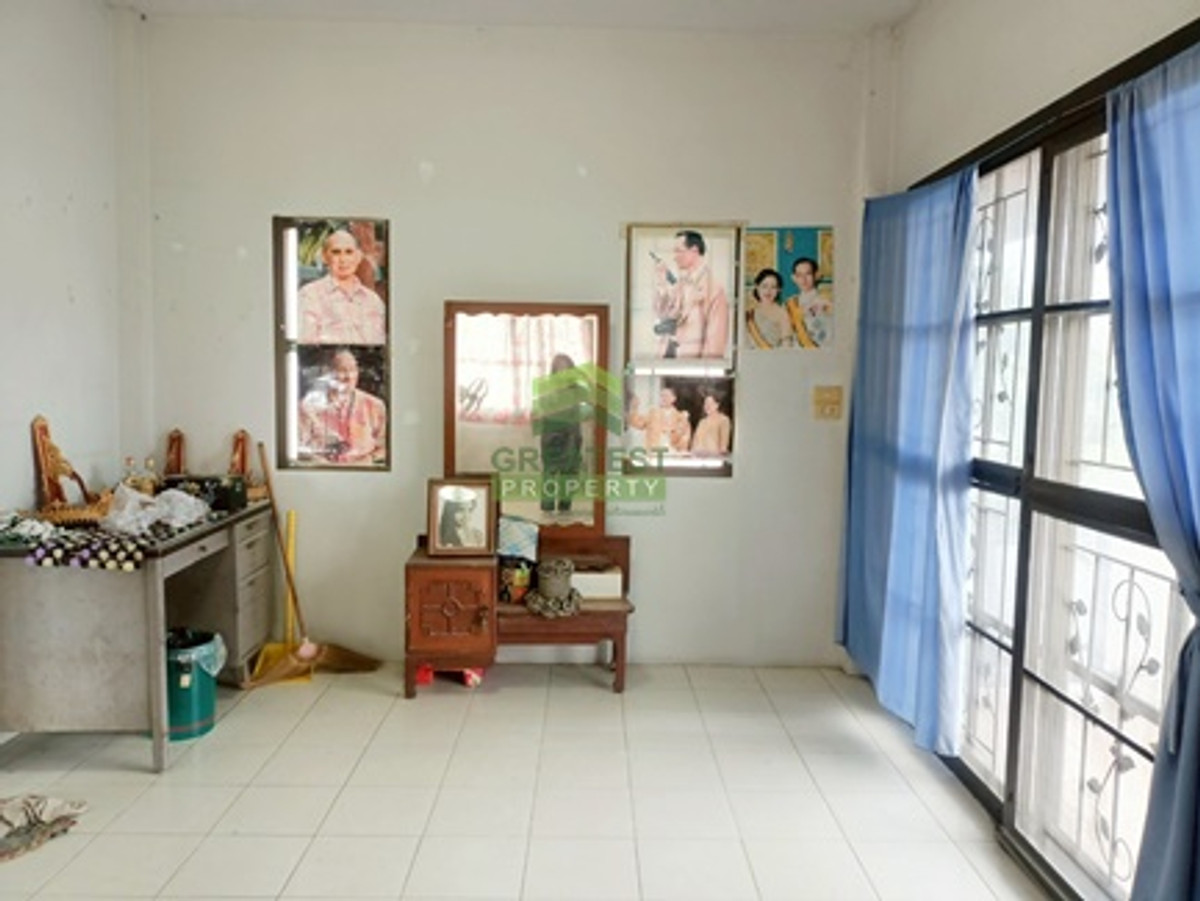 Temsiri Village 1, Mitmaitri, Nong Chok, urgent sale, 2-story semi-detached house, area 36 sq m, edge plot, good location, lots of usable space. Loading...