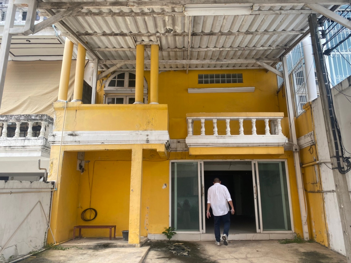 Spacious, large home office 45 sq m, width 6 meters | Commercial/office location | Through Lat Phrao 122/Ramkhamhaeng 65 | Only 4.9 million! Loading...