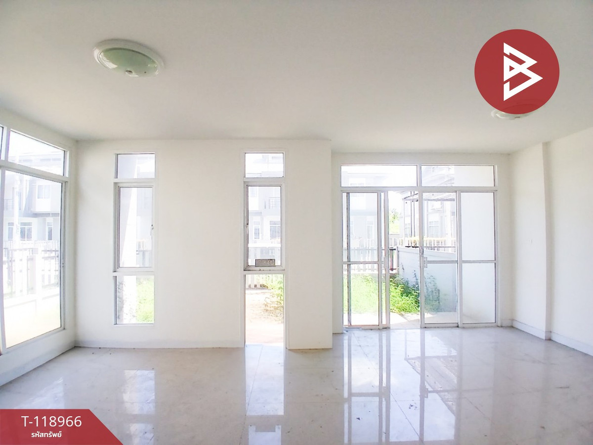 ขายทาวน์เฮ้าส์ 2 ชั้นหลังริม หมู่บ้านการ์เด้นวิลล์ บางปู สมุทรปราการ Loading...