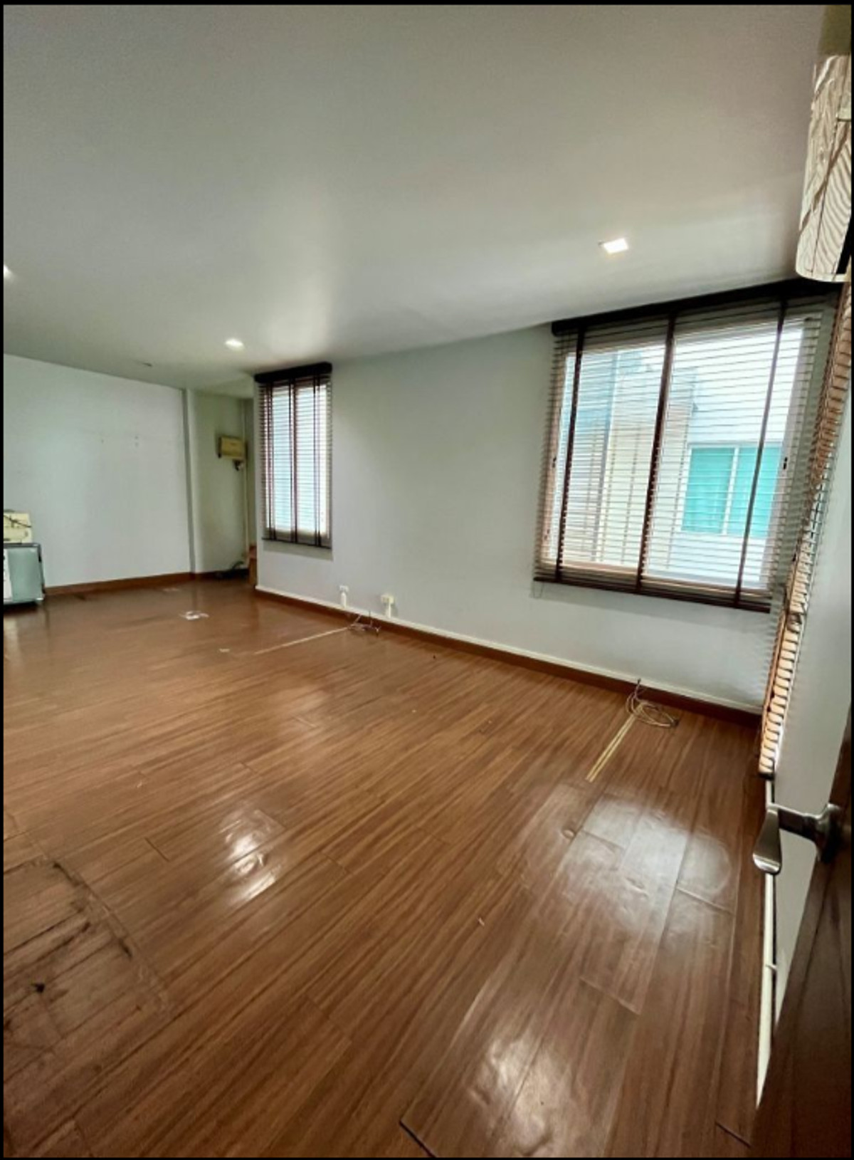 3-story twin house for sale, Grand I-Design, Vibhavadi, Don Mueang, ready to move in, good location, convenient travel, next to Vibhavadi Road (AM2016) Loading...