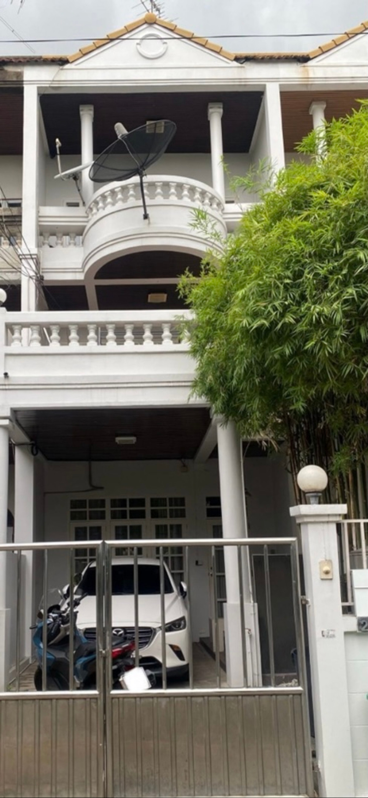 ให้เช่าทาวน์โฮมรัชดา ห้วยขวาง : เช่าทาวน์โฮม 3 ชั้น รัชาภิเษก 44 สวย ถูก พร้อมอยู่ สนใจแอตไลน์ครับ@841qqlnr