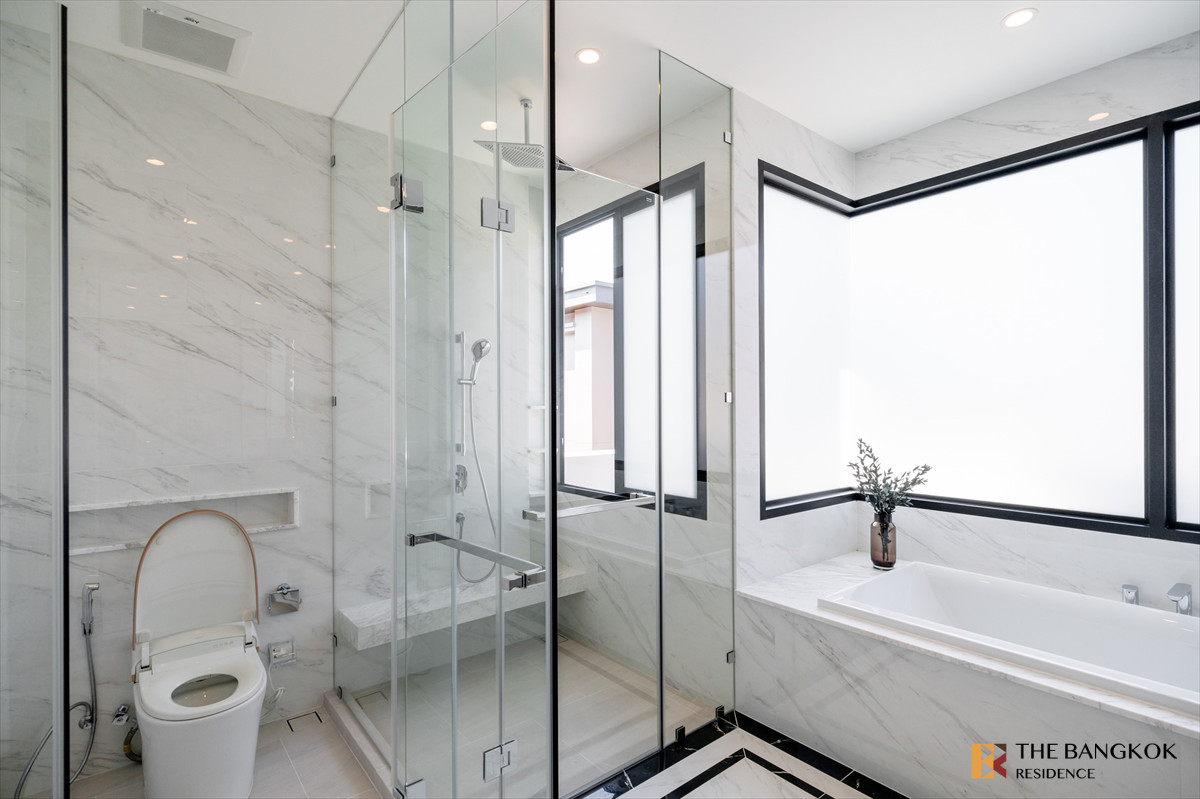 ขายบ้านพัฒนาการ ศรีนครินทร์ : 💎 Cinq Royal Krungthep Kreetha - บ้านเดี่ยว Super Luxury พร้อมลิฟต์ส่วนตัว ฮวงจุ้ยดี  เฟอร์ครบ  💎 