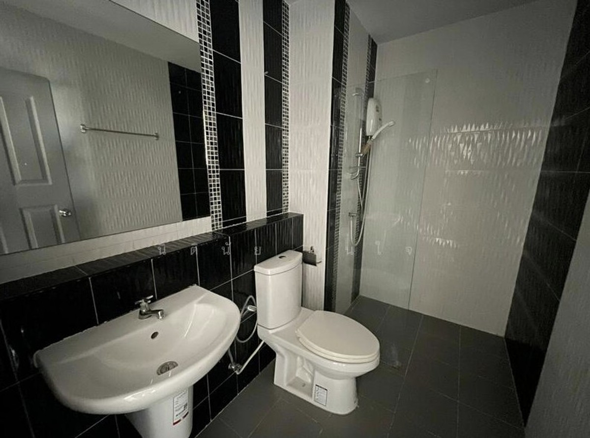 For SaleCondoSriracha Laem Chabang Ban Bueng : Amorn Village Place Condo, suite size 38.06 sq m., 7th floor, Bowin Subdistrict, Sri Racha District.