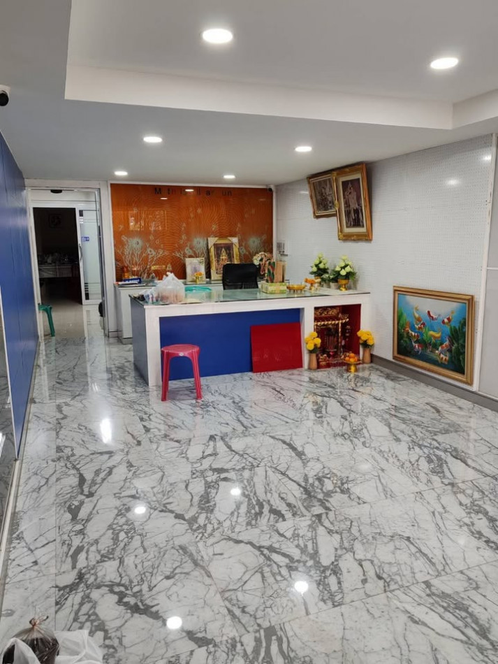 ขายอาคารพาณิชย์ 4 คูหา 6 ชั้น พร้อมลิฟต์ ซอยรัชดาภิเษก (ท่าพระ) ใกล้ MRT ท่าพระ Loading...