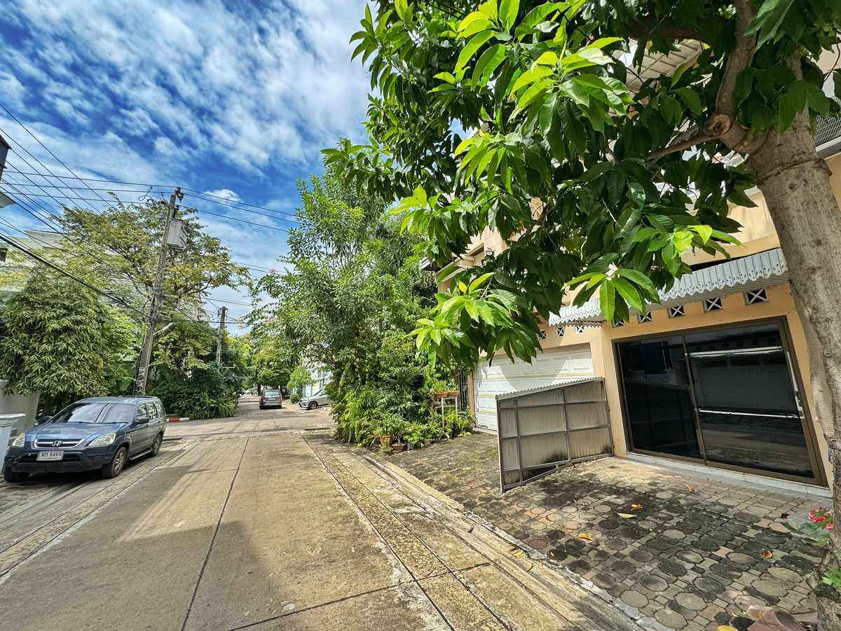 ขายทาวน์โฮม 3 ชั้น Garden City Lagoon การ์เด้น ซิตี้ ลากูน ประชาชื่น – งามวงศ์วาน ทำเลศักยภาพ ใกล้เมือง สงบ ร่มรื่น  Loading...