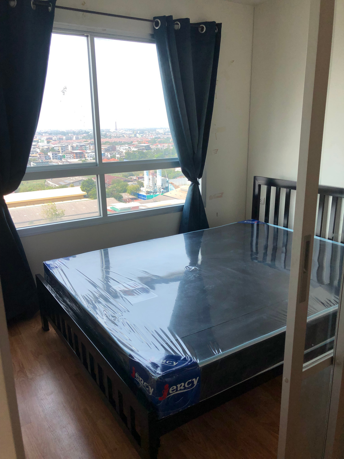 ปล่อยเช่าคอนโดลุมพินี พาร์ค เพชรเกษม98 ตึกA 6800 บาท/เดือน Loading...