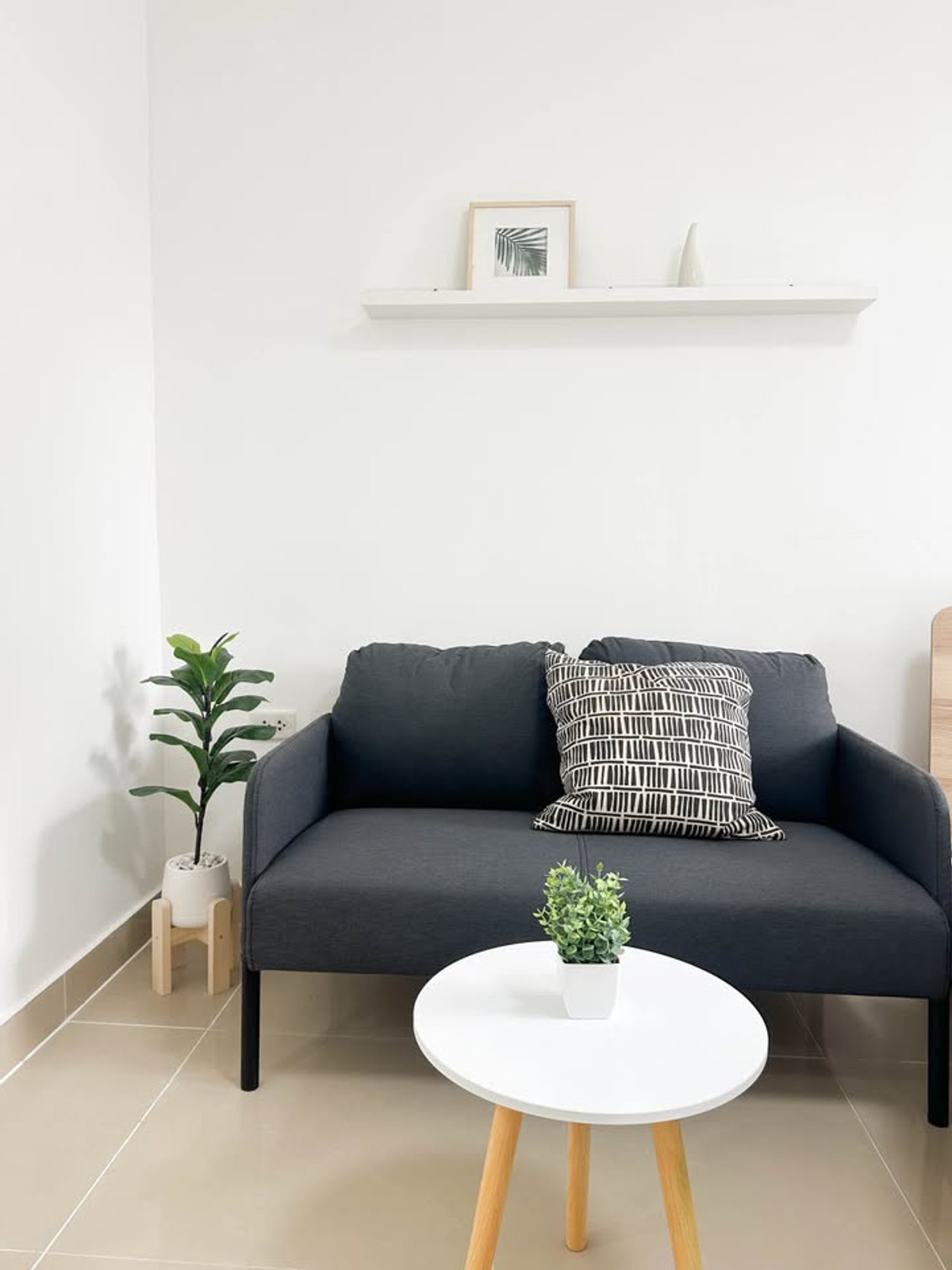 For RentCondoRama9, Petchburi, RCA : I - House Laguna Garden RCA ✅ near MRT Phetchaburi, happy to serve 🙏If interested, contact 𝙇𝙄𝙉𝙀 (reply very quickly):📱 Asset code 6810-3002📱: Line ID:@bbcondo88