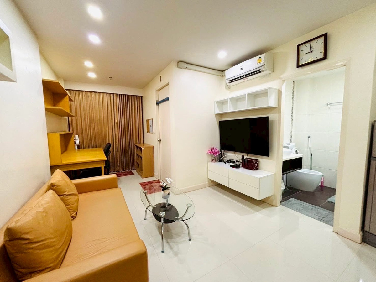 ขายคอนโดสยาม จุฬา สามย่าน : 🎓✨ ขายคอนโดสุดรัก Wish @ Samyan อยู่ใกล้จุฬาฯ เดินไปเรียนได้ในไม่กี่นาที ติด MRT สามย่าน และแค่เดินข้ามถึงมิตรทาวน์ 🍜📚 อยู่เองก็ดี ปล่อยเช่าก็คุ้ม เจ้าของอยู่เอง ขายเพราะย้ายไปเรียนต่อ 💼