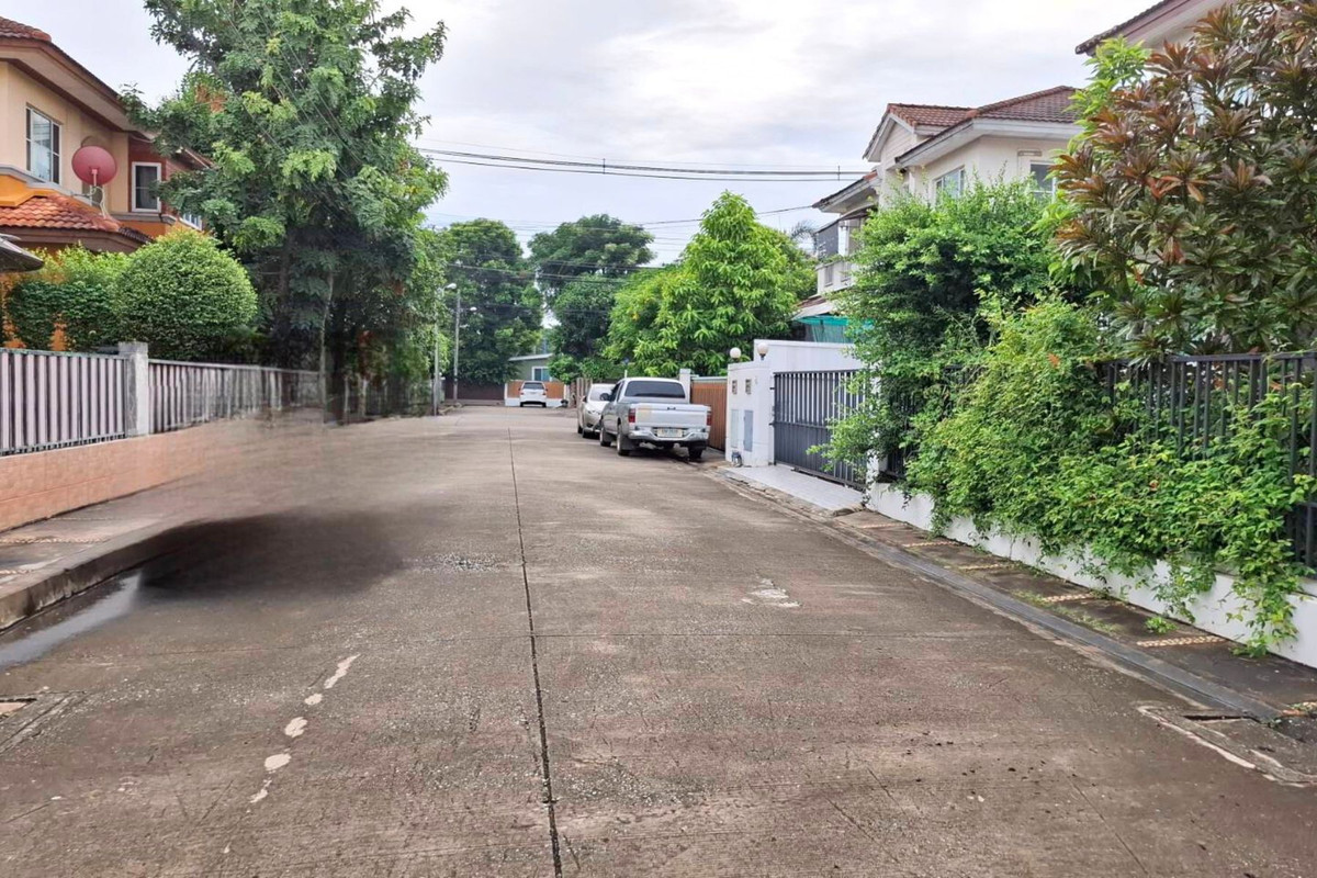 For SaleHousePathum Thani,Rangsit, Thammasat : Single detached house on the corner of Chaiyaphruek 2 - next to Road 345, Bang Khu Wat, good location, convenient travel, connecting to Kanchanaphisek Road, Ratchaphruek Road, Kanlapapruek Road, expressway connecting Chaengwattana Road.