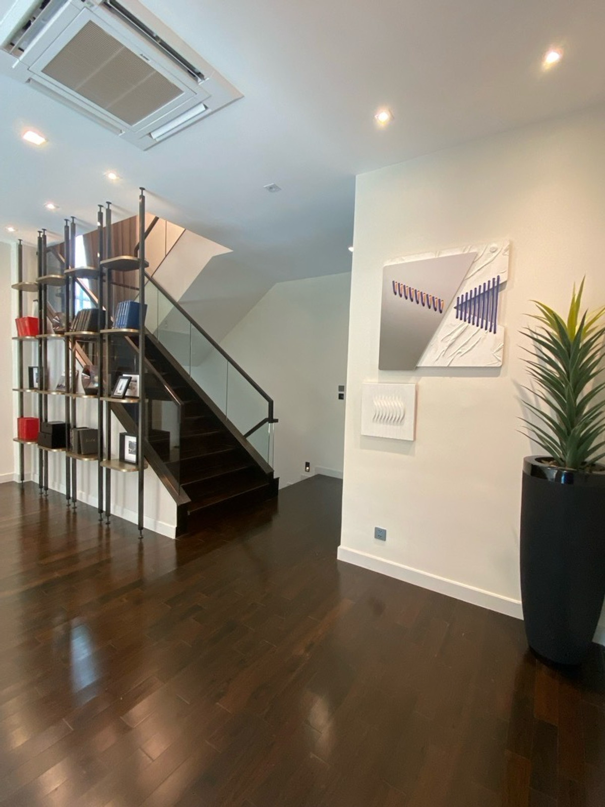 ขายบ้านสุขุมวิท อโศก ทองหล่อ : ขายด่วน! บ้านเดี่ยวหรูมีระดับ ใก้ลทางขึ้นทางด่วน ใกล้สถานีรถไฟฟ้า สุขุมวิท-แยกบางนา การเดินทางสะดวก