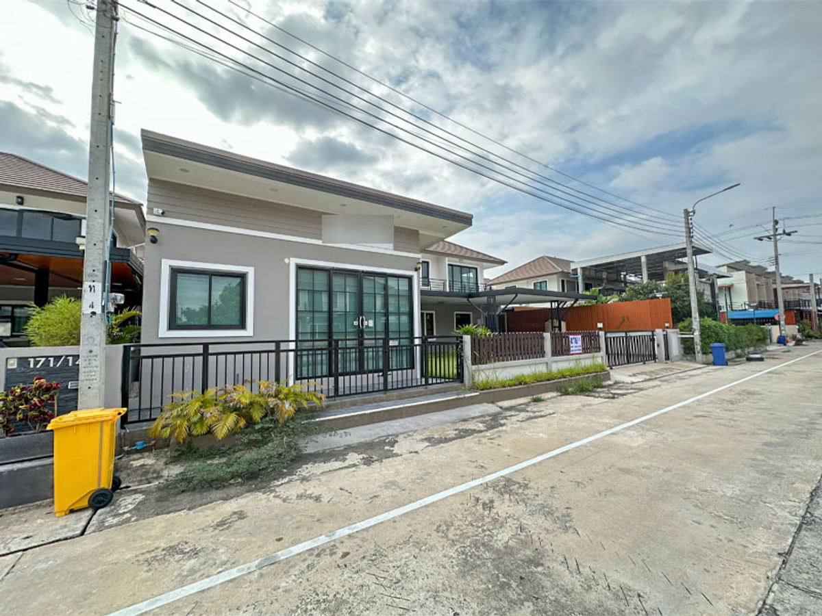 บ้านเดี่ยวสุดหรู + โฮมออฟฟิศ เพชรเกษม 69 ราคาขาดทุนหนัก! Loading...