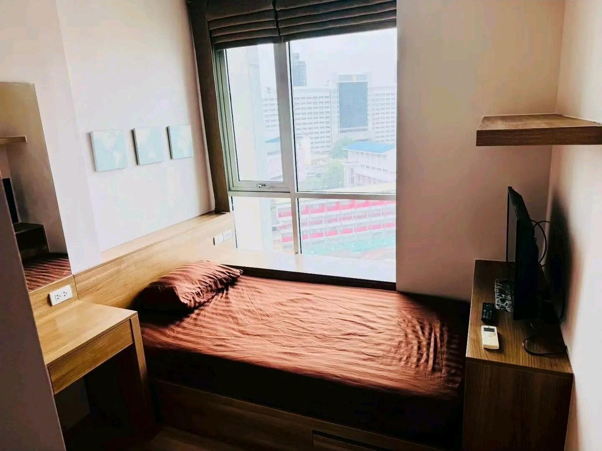 เริ่มเช่าได้ 1พฤศจิกายน 2568 ให้เช่า คอนโด ริธึ่ม สาทร / Rhythm Sathorn 2 ห้องนอน 2 ห้องน้ำ ขนาด 66.37 ตรม. ชั้น 10 เฟอร์ครบ วิวแม่น้ำเจ้าพระยา พร้อมเข้าอยู่ ใกล้รถไฟฟ้า BTS สะพานตากสิน:: รายละเอียด :: - พื้นที่ 66.37 ตรม. - ชนิด 2 ห้องนอน 2 ห้อง Loading...